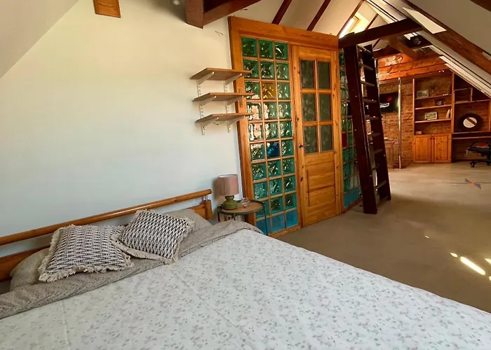 Authentic Loft In The Heart Of Old Town